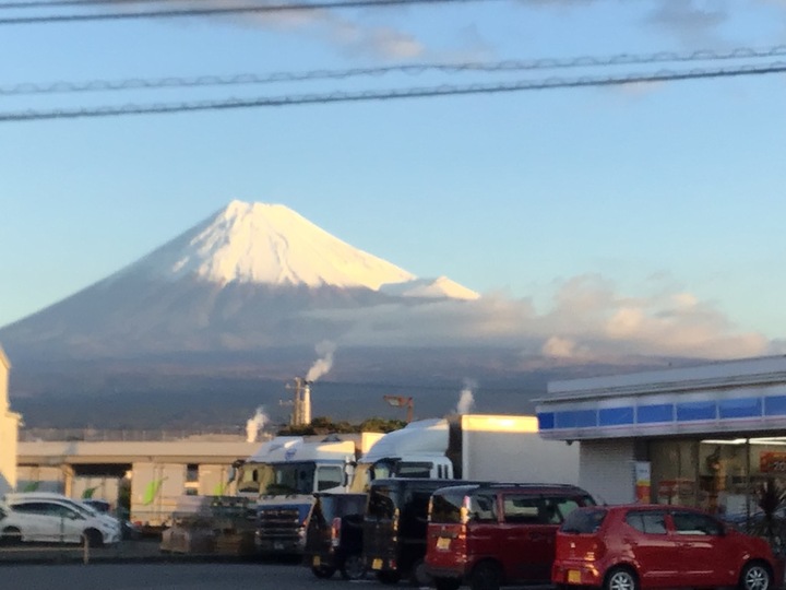 添乗指導中、富士山が綺麗でした。